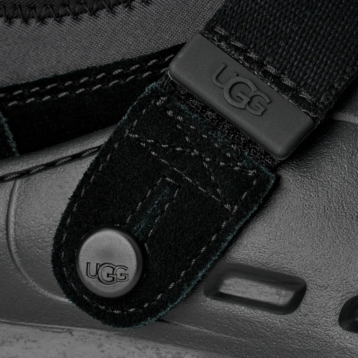 UGG PeakMod Lowcut for Men Black / Black