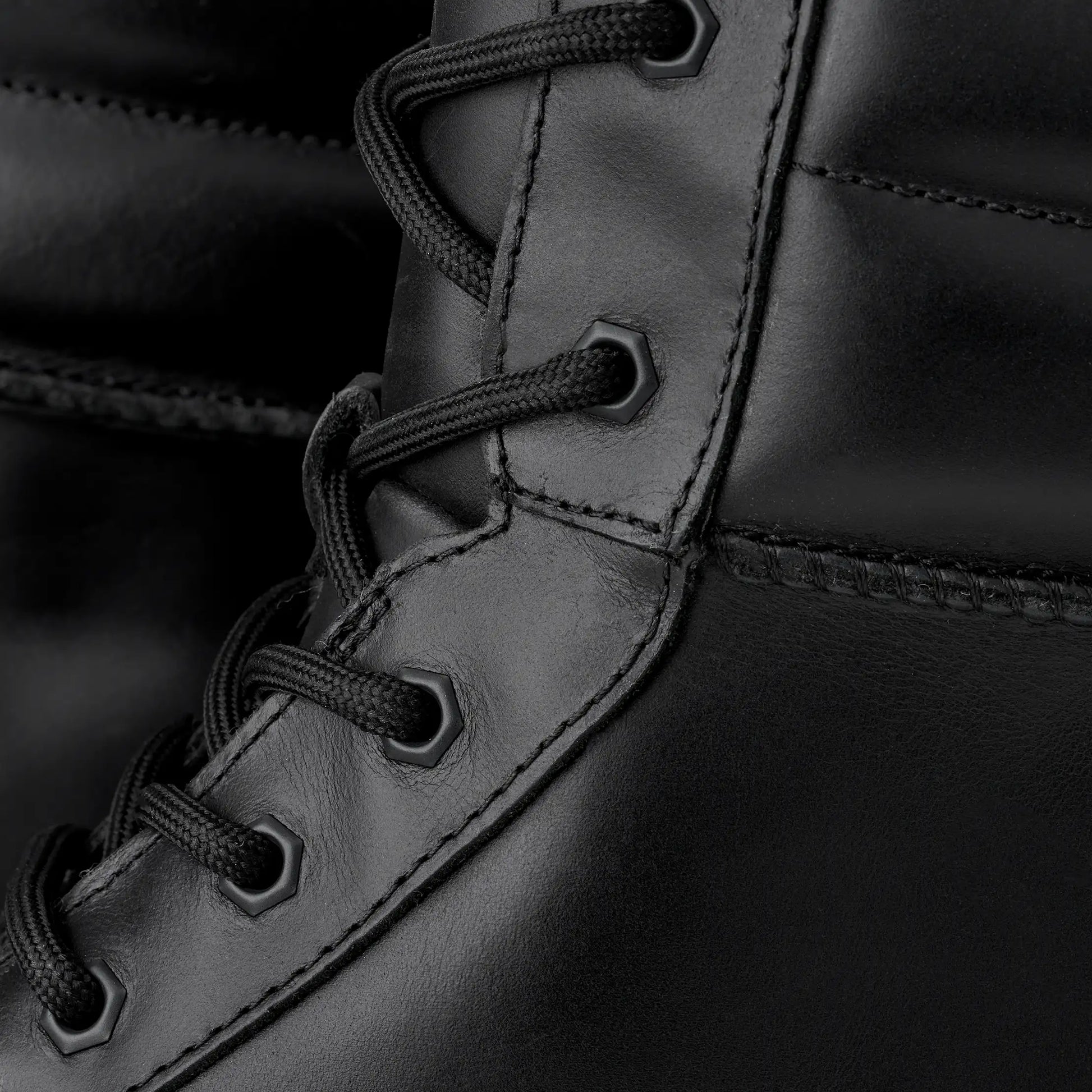 UGG Neumel High Weather Hybrid for Men Black / Black