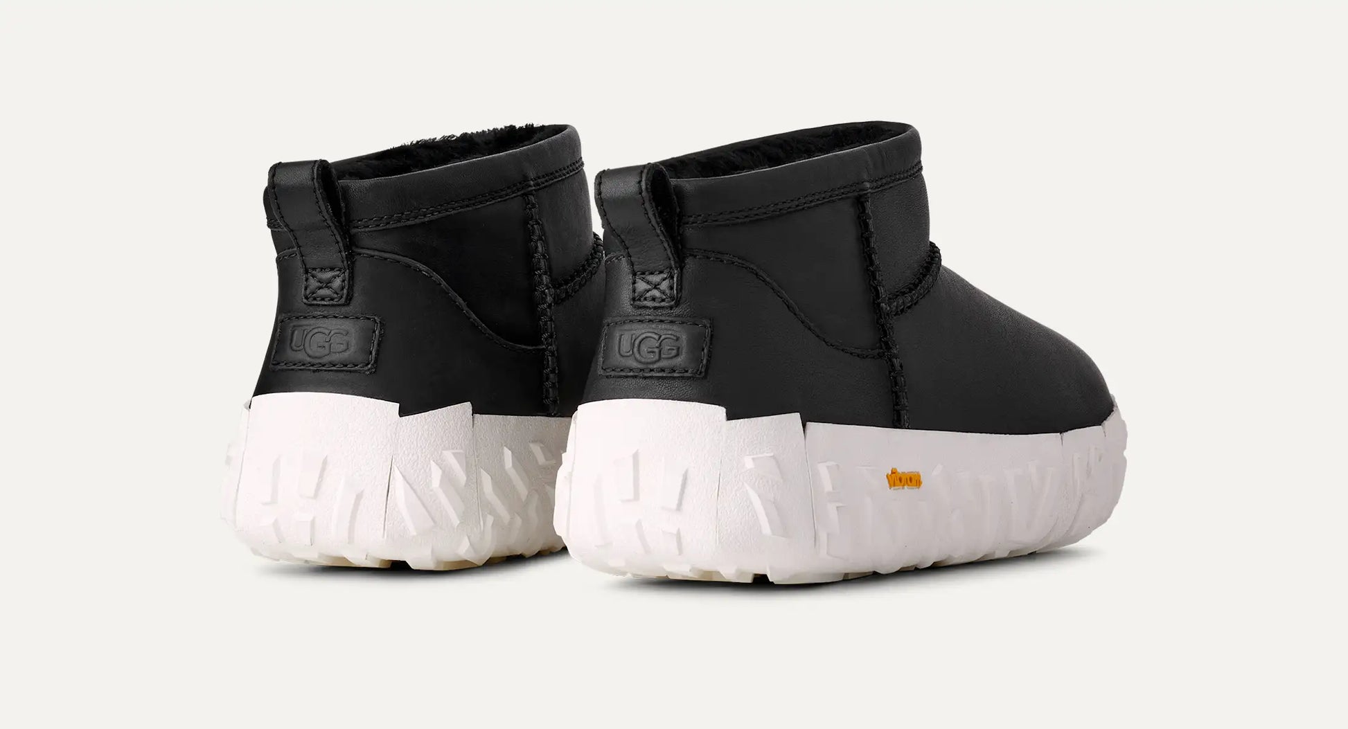 UGG Classic Ultra Mini Wrap Tech Noir for Men Black / Jasmine