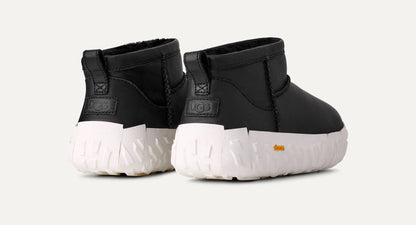 UGG Classic Ultra Mini Wrap Tech Noir for Men Black / Jasmine