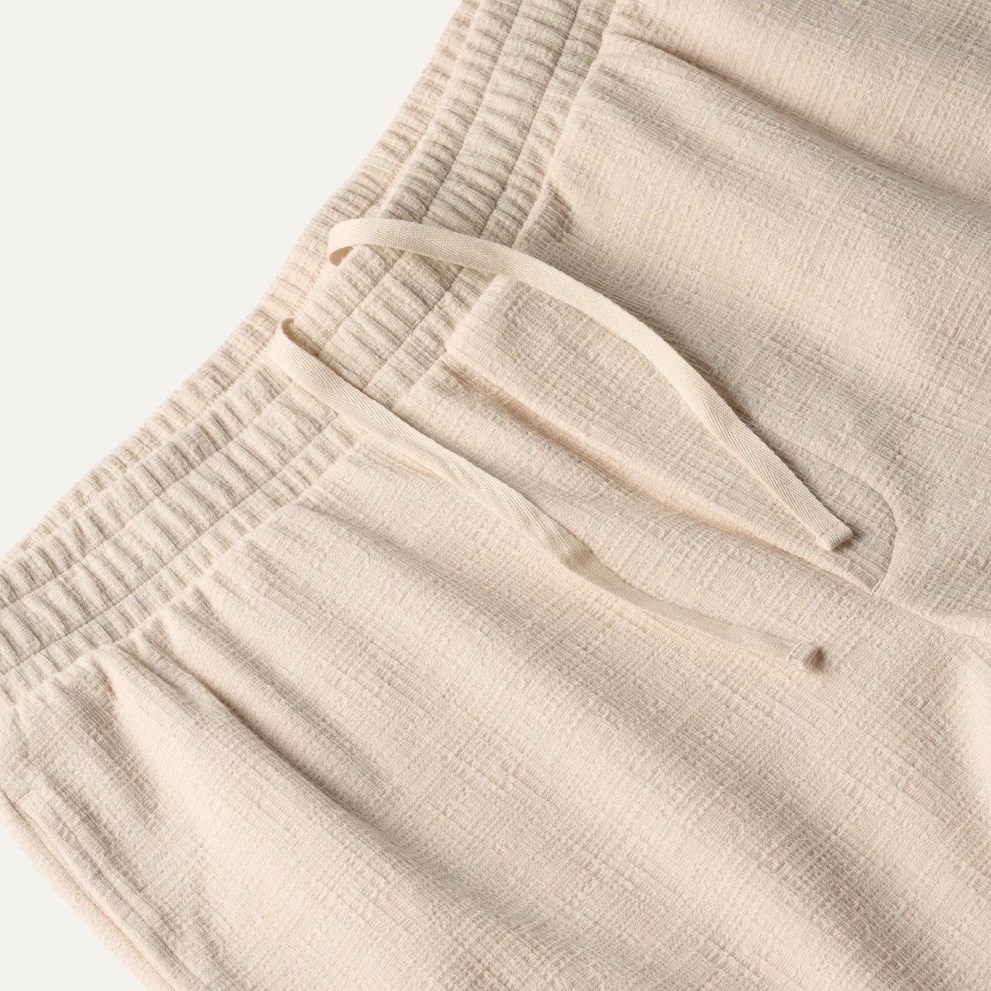 UGG Jaxtyn Short for Men Cream