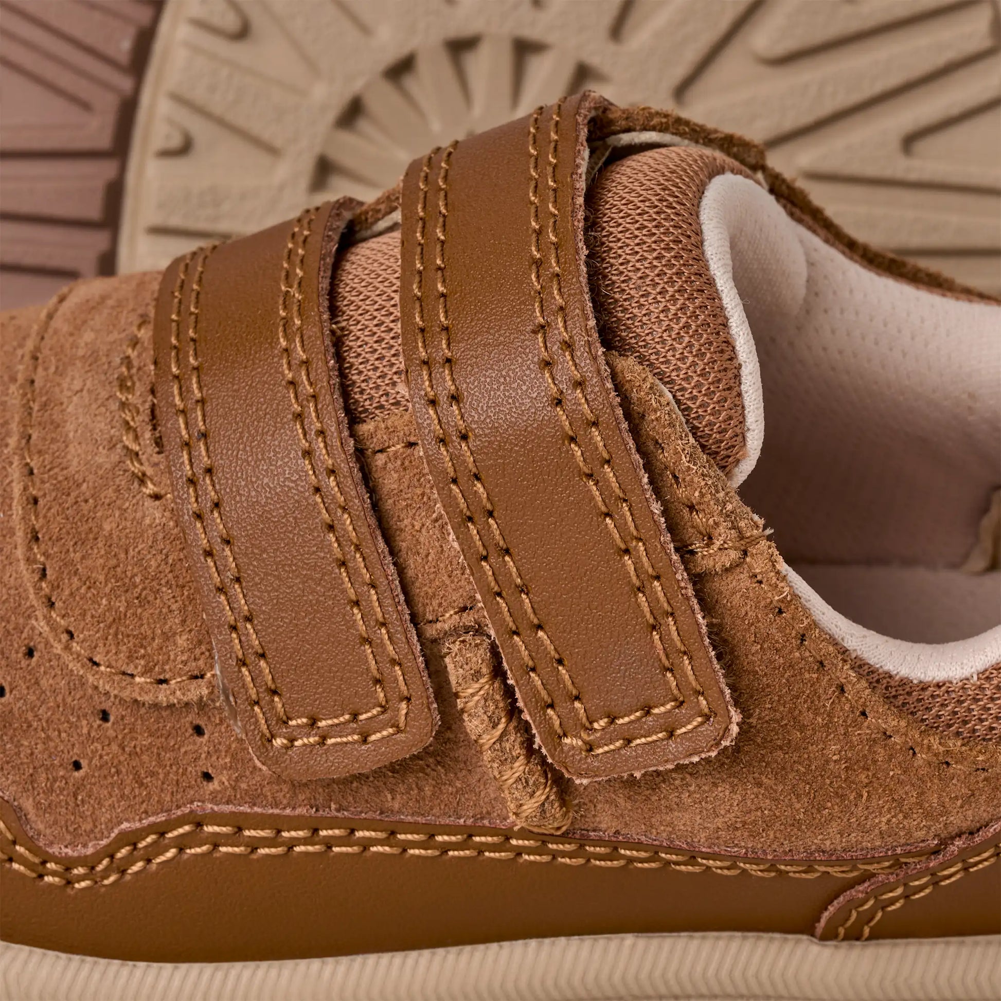 UGG Rennie Low Sneaker for Kids Chestnut