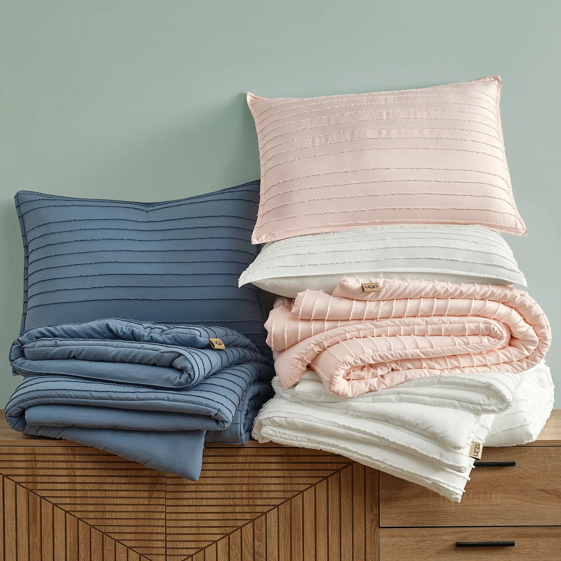 UGG Devon Texture Comforter Set F/Q for the Home