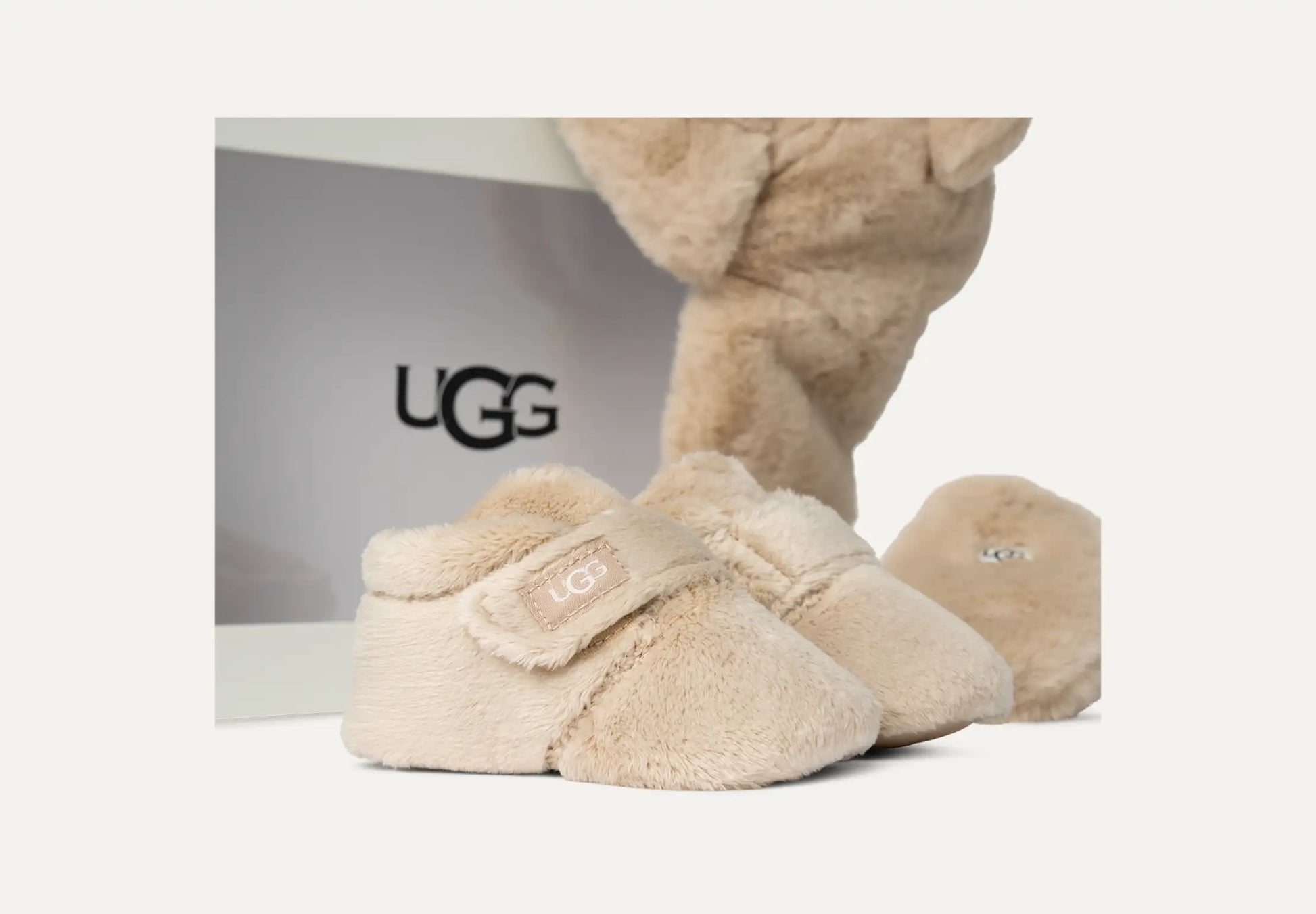 UGG Bixbee and Hat and Mitten Set for Baby Blond