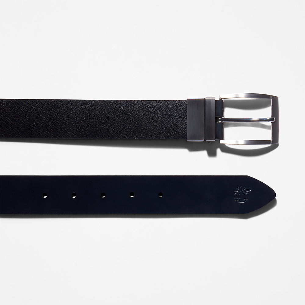 Reversible Leather Belt for Men in Navy Timberland For Sale